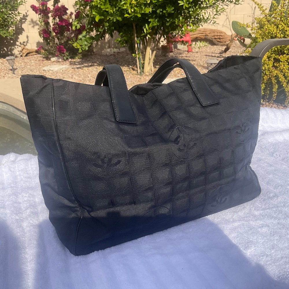 AUTHENTIC CHANEL TOTE TRAVEL LINE